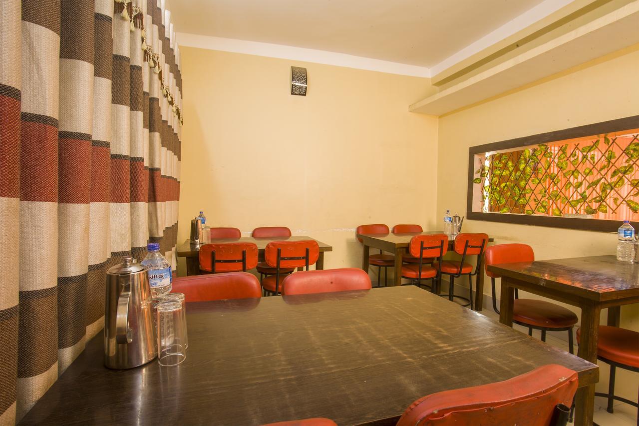 Oyo 145 Sirahali Khusbu Hotel &Lodge Kathmandu Exterior foto