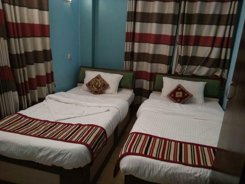 Oyo 145 Sirahali Khusbu Hotel &Lodge Kathmandu Exterior foto